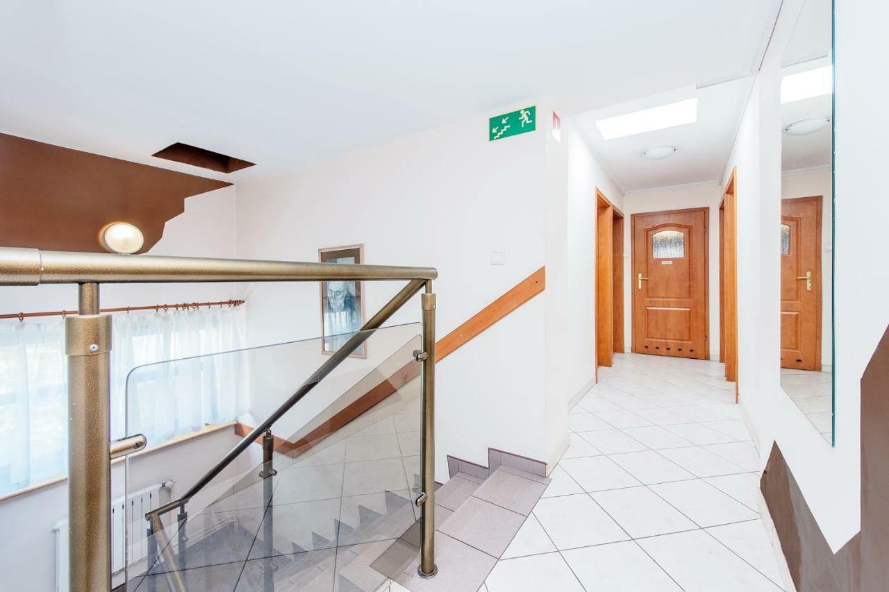 Auberge de jeunesse Dom Kolping à Cracovie Extérieur photo