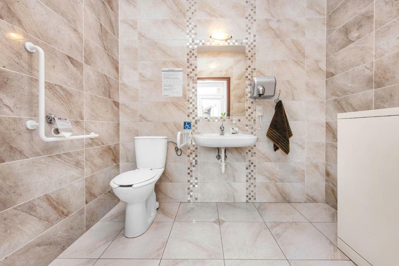 Auberge de jeunesse Dom Kolping à Cracovie Extérieur photo